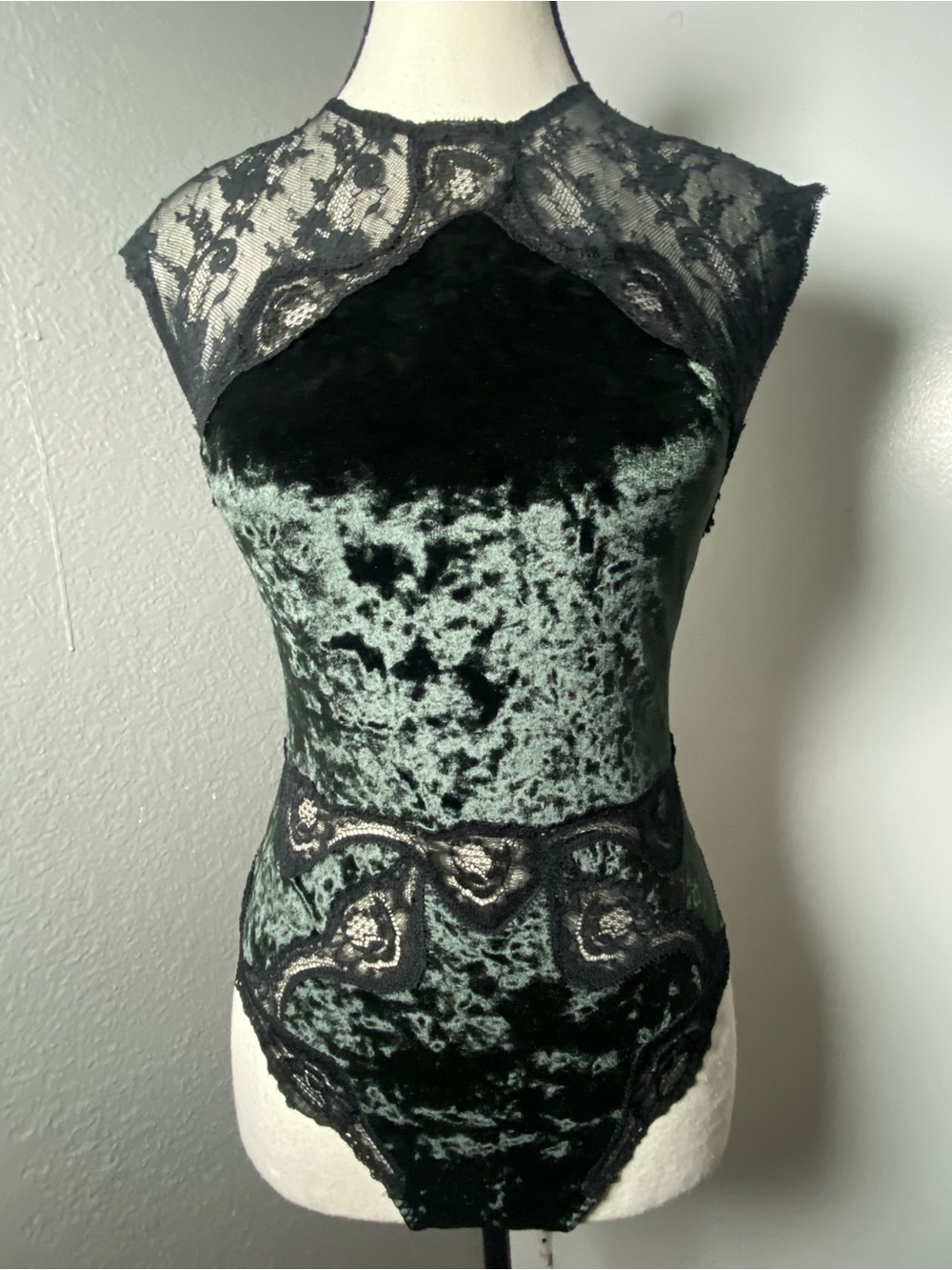 Y2K Victoria’s Secret Dark Green Velvet & Black Inset Lace Bodysuit Size XS